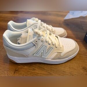 NWT New Balance Kids Cream and White 480 youth size 6.5